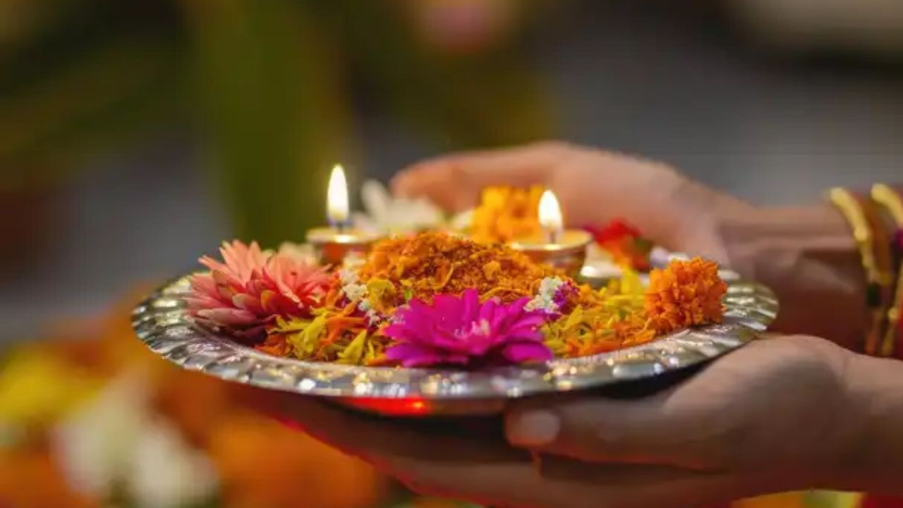Ashadha Purnima 2026: कब है आषाढ़ पूर्णिमा? जानिए शुभ मुहूर्त, पूजा का समय और आसान उपाय