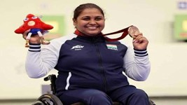 Asian Para Games 2026: मोना अग्रवाल ने फिर लहराया तिरंगा, वर्ल्ड रिकॉर्ड के साथ जीता गोल्ड