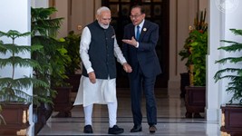 BRICS डिनर में गूंजा 'ख्वाब हो तुम या कोई हकीकत...', मलेशिया के PM ने किशोर दा का गाना गाकर लूटी महफिल