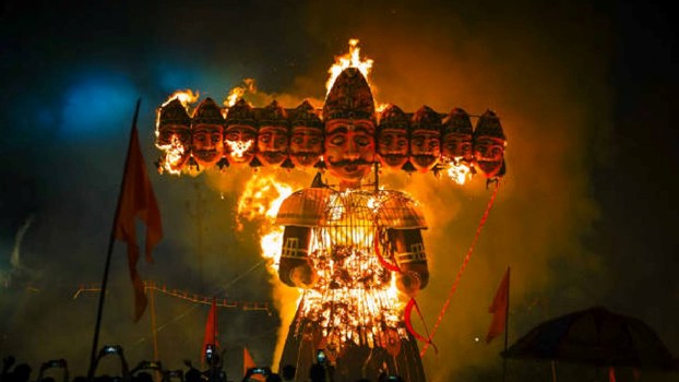 Dussehra 2026: इस बार कब मनाया जाएगा विजयादशमी, जानें रावण दहन का मुहूर्त और धार्मिक महत्व