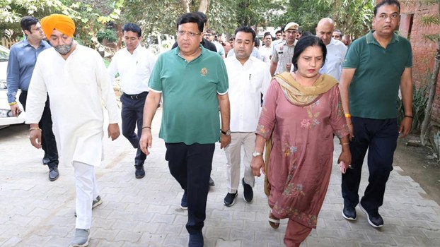 Haryana News: गांधी जयंती पर फरीदाबाद में GVP मुक्त अभियान शुरू,कैबिनेट मंत्री विपुल गोयल ने किया शुभारंभ; जनभागीदारी की अपील की