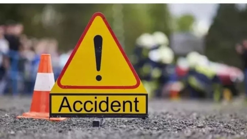 Haryana News: देर रात बहादुरगढ़ के नाहरा-नाहरी रोड फ्लाईओवर पर कार-बाइक की जोरदार टक्कर, 1 की मौत और अन्य घायल