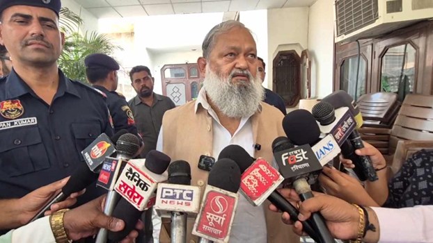 Haryana News: पायलट अमित मछार की तारीफ से लेकर ज्ञानेश कुमार पर बयान तक, अनिल विज ने साधा विपक्ष पर निशाना
