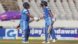 ICC Women's ODI Rankings: हरमनप्रीत कौर और दीप्ति शर्मा को बड़ा फायदा, स्मृति मंधाना से छिना नंबर-1 का ताज