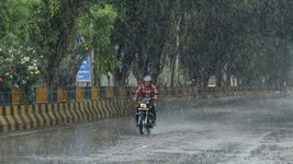 Kal Ka Mausam 27 October: चक्रवात अर्नब से ओडिशा में रेड अलर्ट, 27 अक्टूबर को 25 इन राज्यों में होगी भारी बारिश; यहां पढ़ें IMD अपडेट