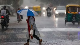Kal Ka Mausam: UP-बिहार समेत इन राज्यों में दिखेगा मानसून का असर, दिल्ली में इस दिन बरसेंगे बादल; पढ़े वेदर अपडेट