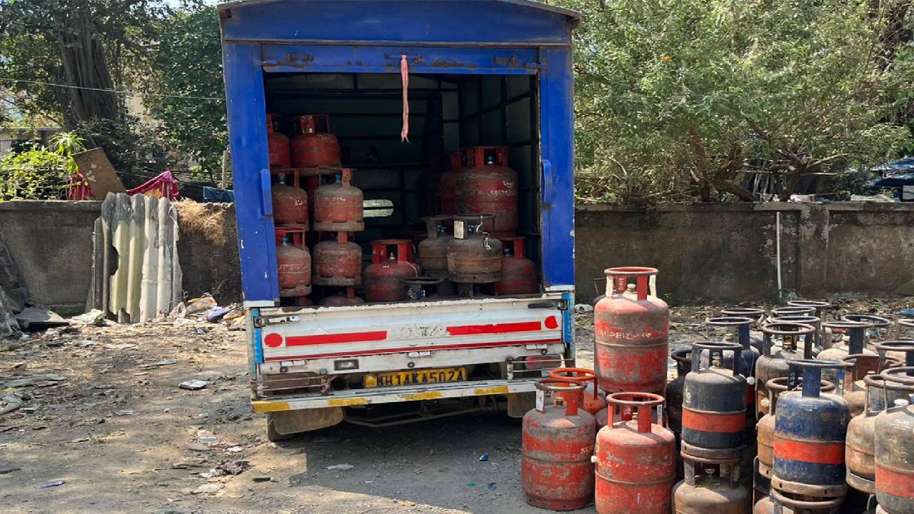 LPG Subsidy: 1 अक्टूबर से बदल जाएगा नियम, आधार बायोमेट्रिक नहीं कराया तो नहीं मिलेगी सब्सिडी