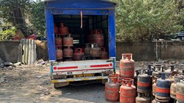 LPG Subsidy: 1 अक्टूबर से बदल जाएगा नियम, आधार बायोमेट्रिक नहीं कराया तो नहीं मिलेगी सब्सिडी