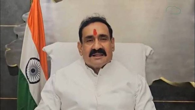 सीएम मोहन से मुलाकात के बाद दिल्ली के लिए रवाना हुए नरोत्तम मिश्रा, जानें बवाल के बाद कैसे नरम पड़े सुर