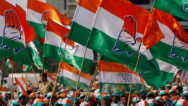 लखनऊ कांग्रेस दफ्तर में जमकर बवाल, अजय राय और ममता चौधरी के समर्थकों में भिड़ंत, चले जूते-चप्पल