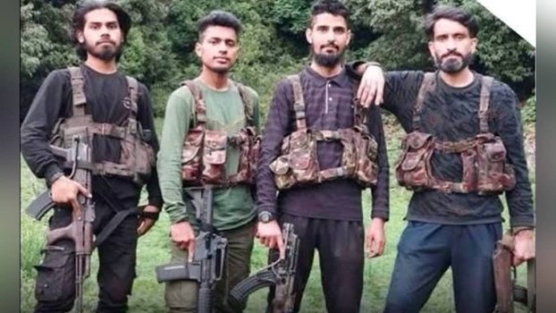 Jammu Kashmir News:कश्मीर में सेना को मिली बड़ी सफलता, लश्कर का पाकिस्तानी कमांडर ढेर