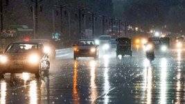 kal Ka Mausam: देश के कई राज्यों में भारी बारिश का अलर्ट, दिल्ली-NCR समेत कई इलाकों में बरसेंगे बादल