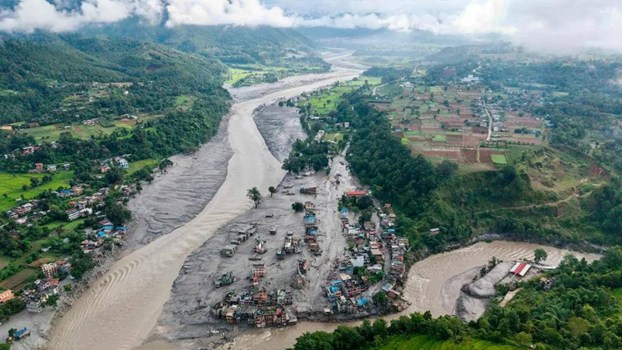 'एक दिन और रुकते तो हम भी फंस...', कैलाश मानसरोवर से लौट रहे यात्रियों की आपबीती; बताया नेपाल बाढ़ की तबाही का मंजर