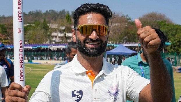कौन हैं आकीब नबी,104 विकेट लेने का मिला इनाम, अब बुमराह की जगह टीम इंडिया से आया बुलावा