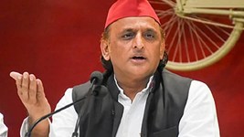 दिल्ली प्रदर्शनकारियों पर पुलिस कार्रवाई से अखिलेश यादव नाराज, केंद्र सरकार को लिया आड़े हाथ, कहा - हिटलर से सीखा...