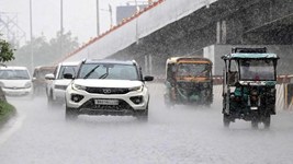 Aaj Ka Mausam 21 September 2026:  देश के 14 राज्यों में भारी बारिश और तेज हवाओं का अलर्ट, पहाड़ों में लैंडस्लाइड का खतरा, IMD ने जारी किया बड़ा अपडेट