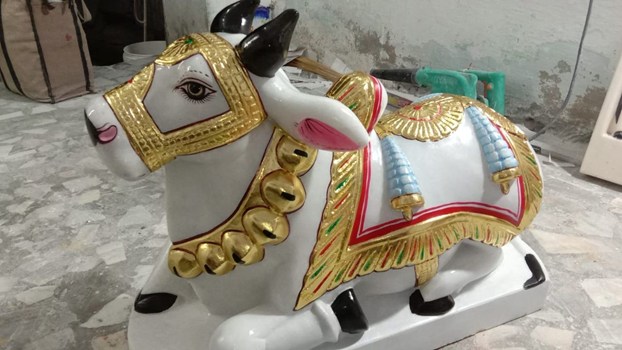 नंदी महाराज के कान में ही क्यों कही जाती है मनोकामना? जानें इसके पीछे का रहस्य