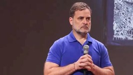 Political News: नासिक में छात्रों से मिले राहुल गांधी, शिक्षा को लेकर कही बड़ी बात