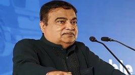 नितिन गडकरी का बड़ा ऐलान, अक्टूबर में आएगी 100% एथेनॉल से चलने वाली कार