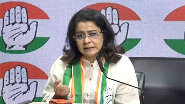 पंजाब चुनाव से पहले अरविंद केजरीवाल को बड़ा झटका, AAP प्रवक्ता प्रियंका कक्कड़ समेत 2 नेताओं ने थामा कांग्रेस का दामन