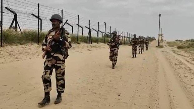 पंजाब बॉर्डर पर घुसपैठ की कोशिश फेल, BSF ने 2 पाकिस्तानी घुसपैठियों को मार गिराया