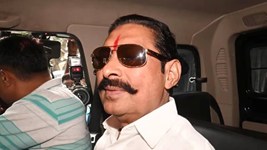 पहले पार्टी से निकाला, अब मंडरा रहा विधायकी पर संकट, अनंत सिंह के राजनीती पर फुल स्टॉप!