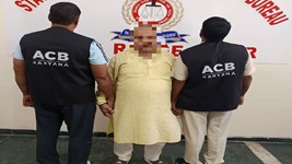 भिवानी पुलिस टीम की बड़ी कार्रवाई, रिश्वत लेते परिवहन विभाग का सहायक रंगे हाथ गिरफ्तार
