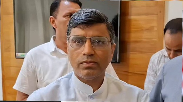 Haryana News: शिक्षा मंत्री ने स्कूल का किया औचक निरीक्षण; व्यवस्थाओं का लिया जायजा, विद्यार्थियों से किया सीधा संवाद