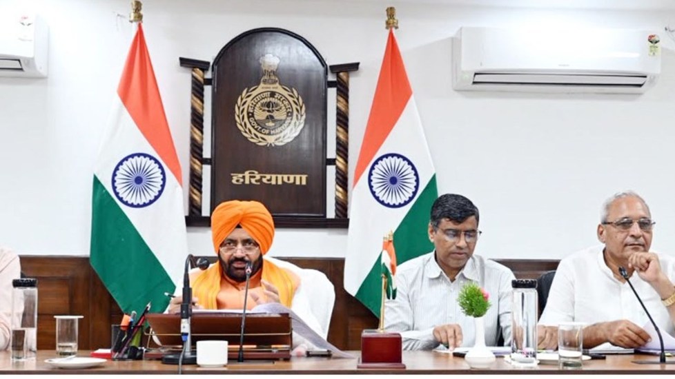 हरियाणा सरकार का बड़ा फैसला, गौशालाओं को मिलेंगे 820 ई-रिक्शा; सीएम सैनी ने कई विकास योजनाओं को दी मंजूरी
